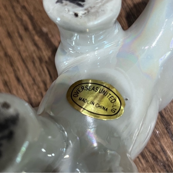 Elephant Trunk Up For Good Luck Vintage Ceramic White Iridescent Figurine - Picture 4 of 9